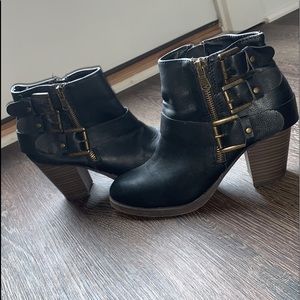 6&1/2 CATHY JEAN Black Booties